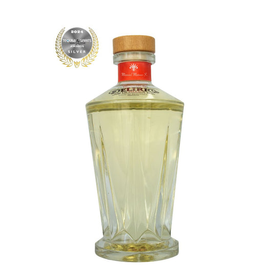 1 Mezcal Delirio de Oaxaca Reposado
